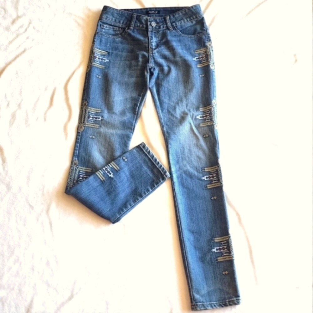 Allen B Jeans by Allen Schwartz Aztec Embroidered Size 4